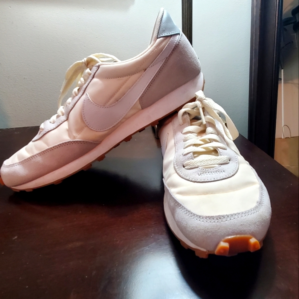 Nike Summit White Daybreak Sneakers w/ box